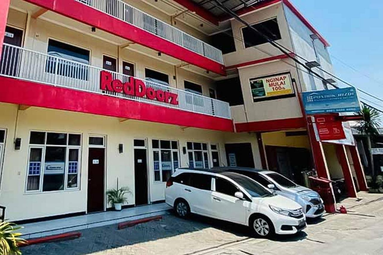 Penginapan Pondok Rizqi Syariah Brebek Kültér fotó