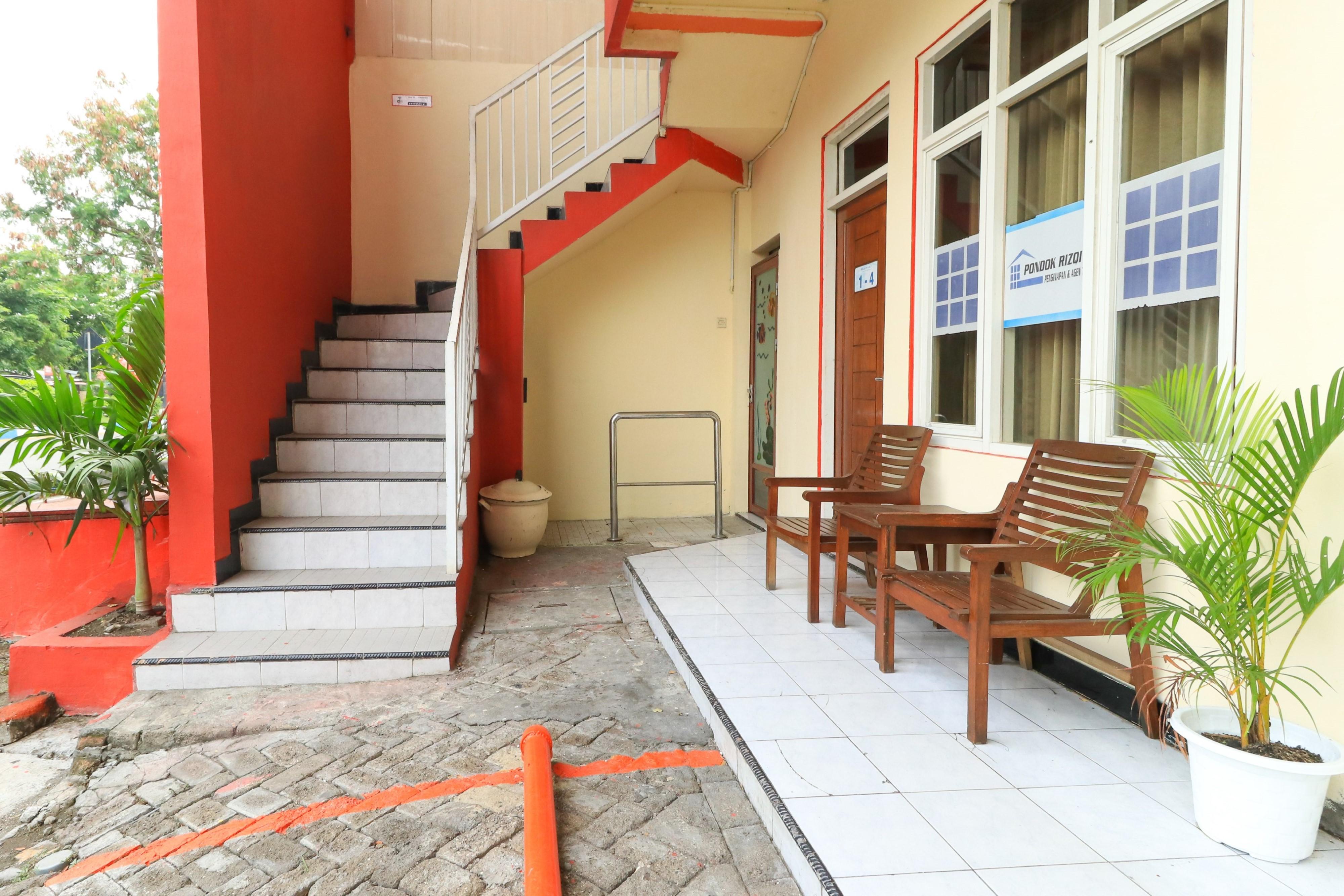 Penginapan Pondok Rizqi Syariah Brebek Kültér fotó